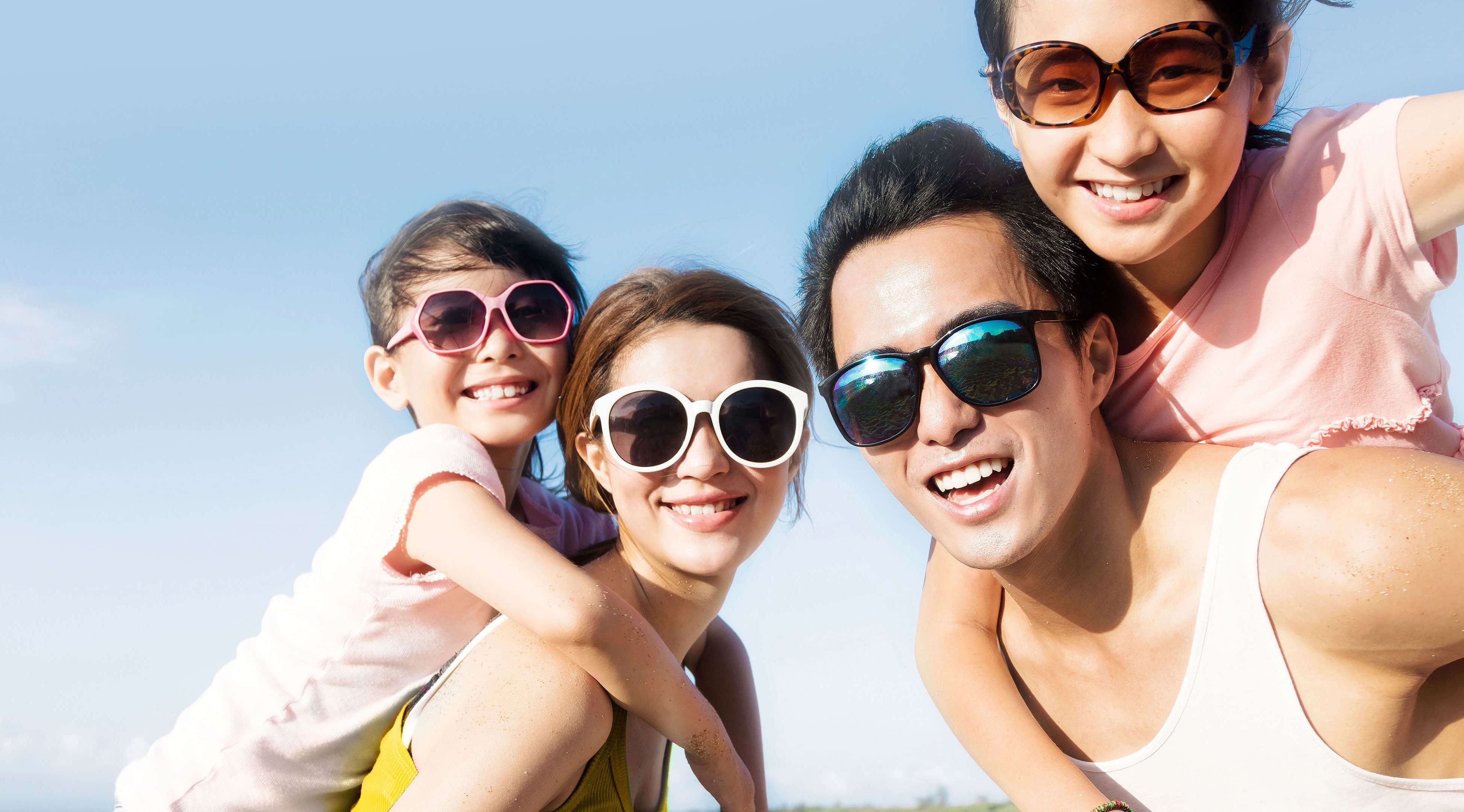 Lifestyle-Sky-Family-Desktop-2x