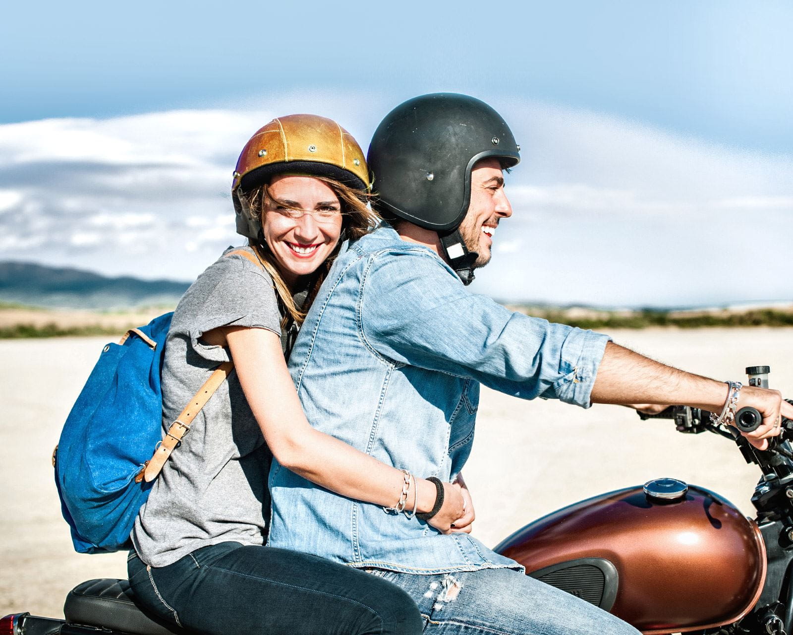 Lifestyle-Motorcycle-Couple-Mobile-2x