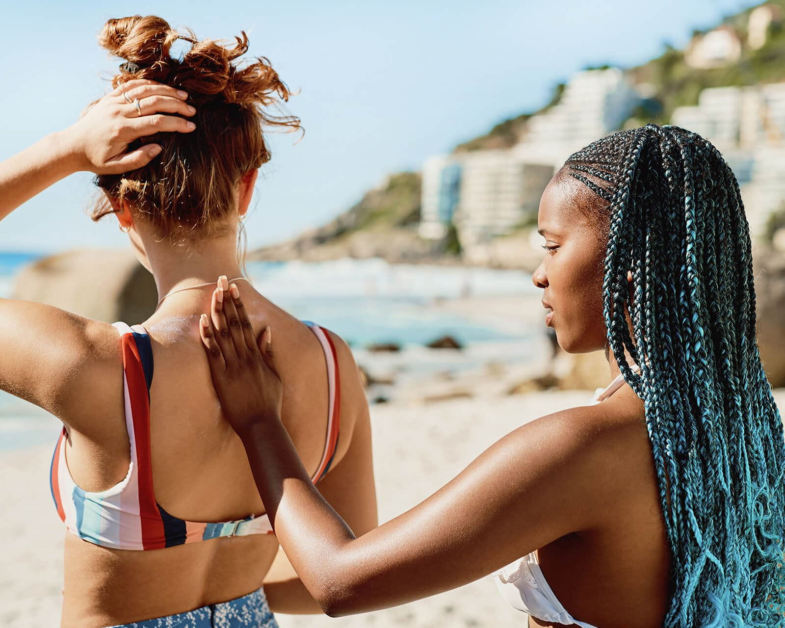 Lifestyle-Girl-Friends-Mobile-2x