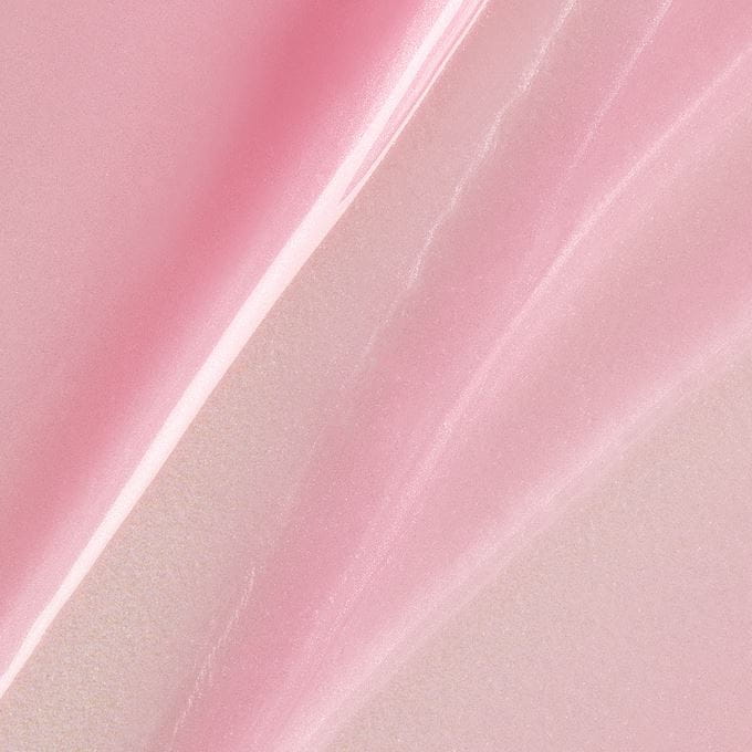 Caring lip oil texture
