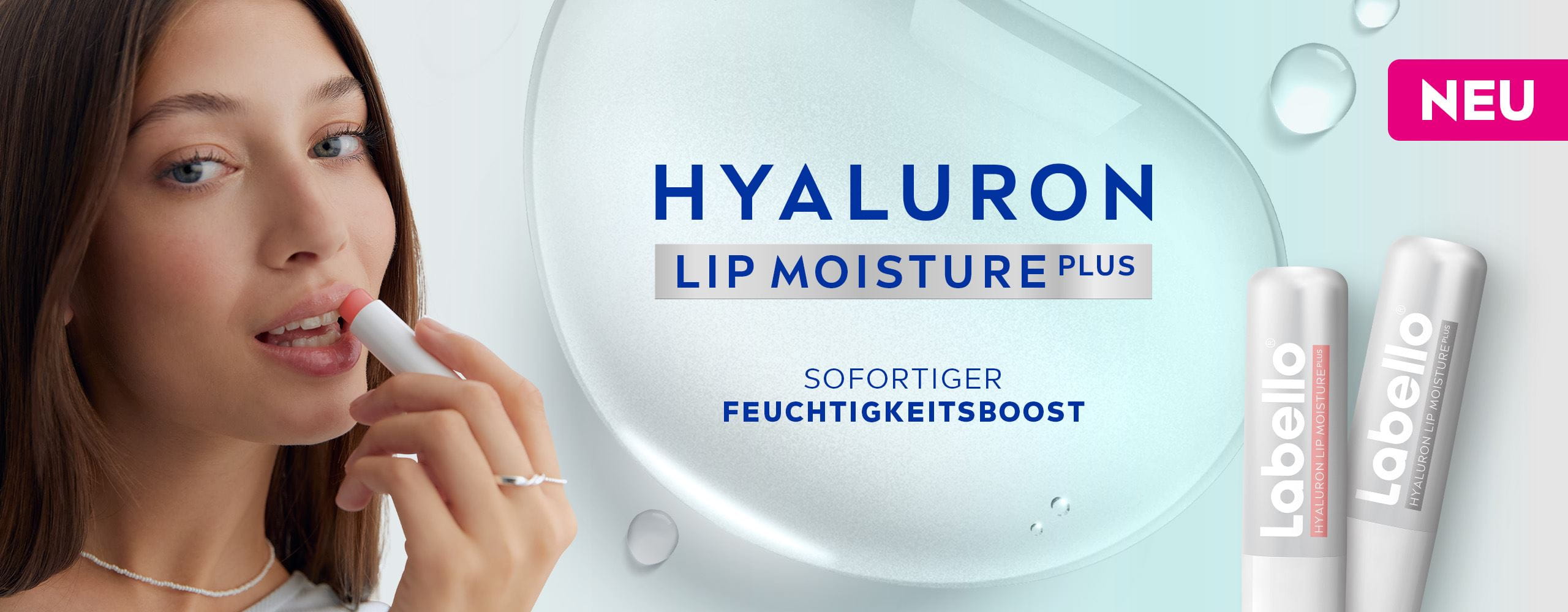 Frau mit Labello Hyaluron