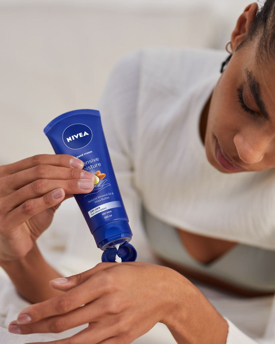 La crème NIVEA pour les soins quotidiens du visage.