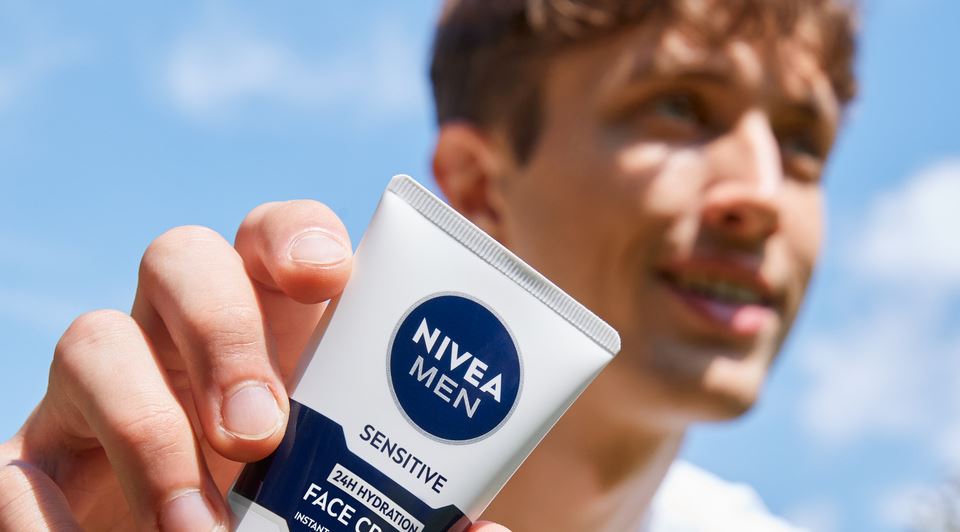 Homme legerement razé