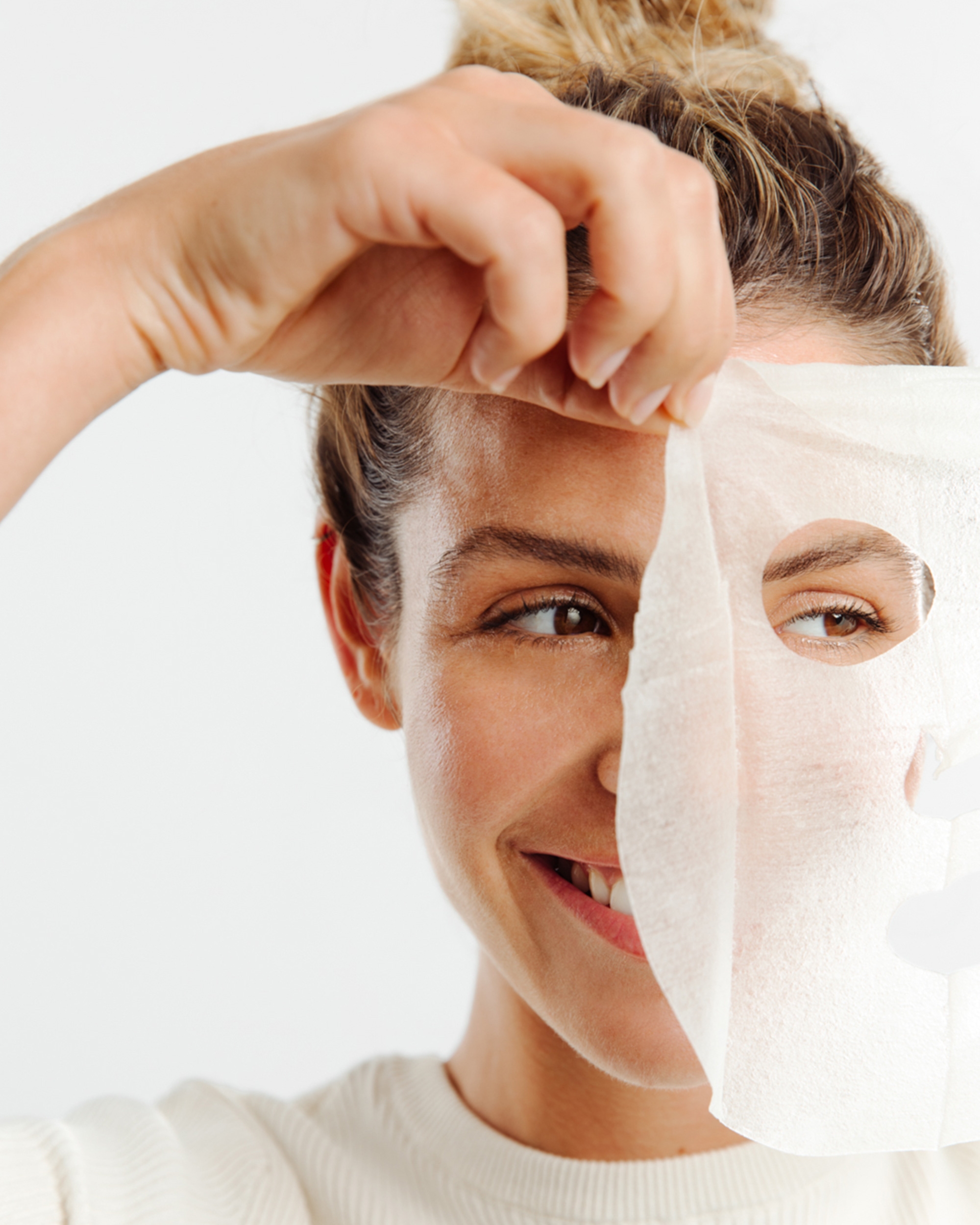 Arcmaszk és arcradír