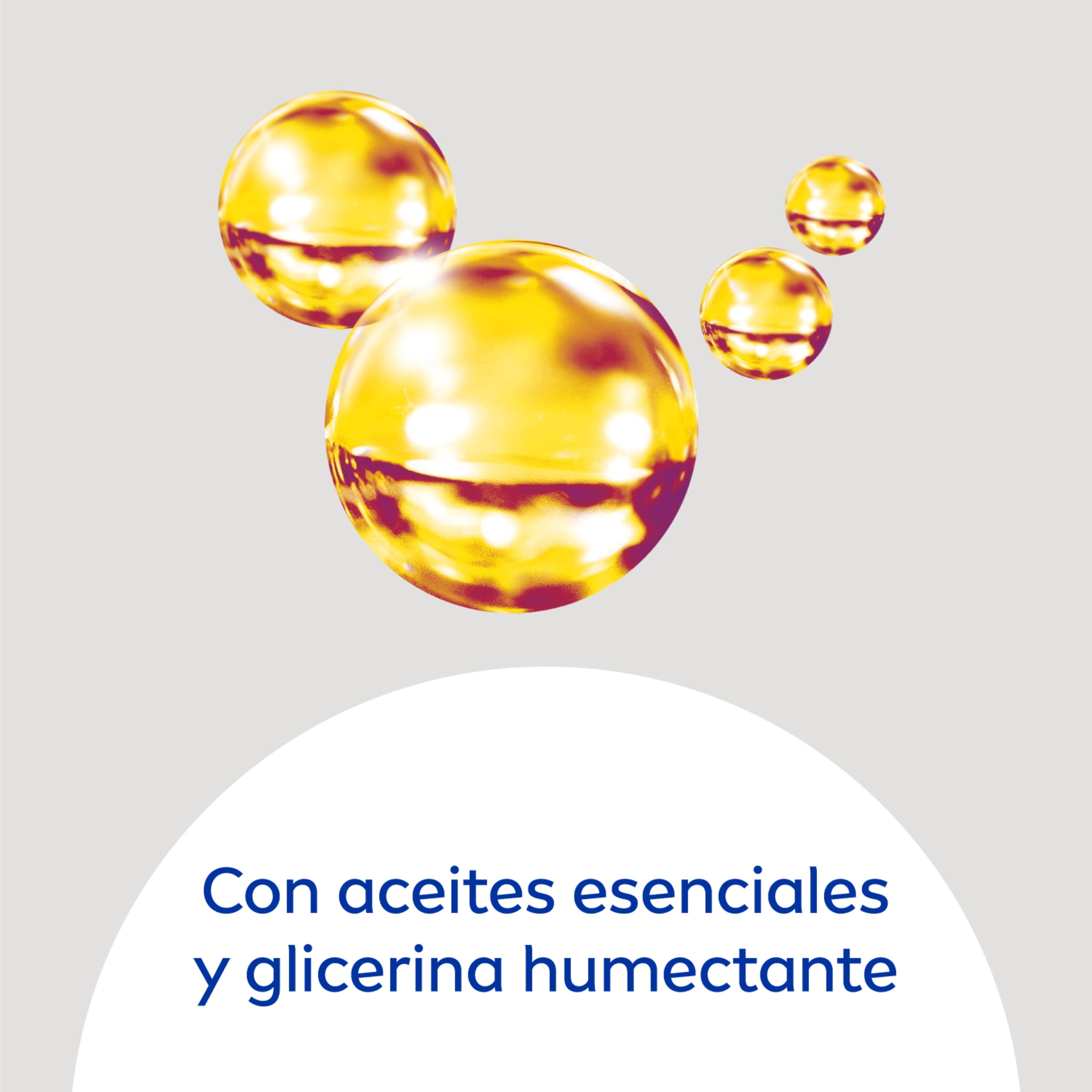 дівчина наносить крем для обличчя Nivea