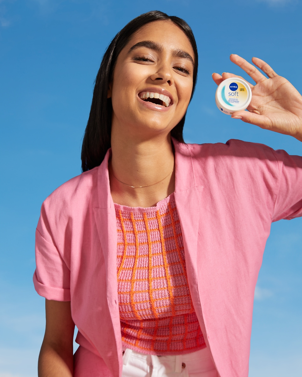 NIVEA Soft Daily UV SPF15