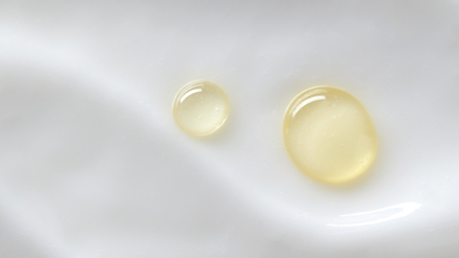 How to improve skin health and stop aging with peptides, retinol and bakuchiol