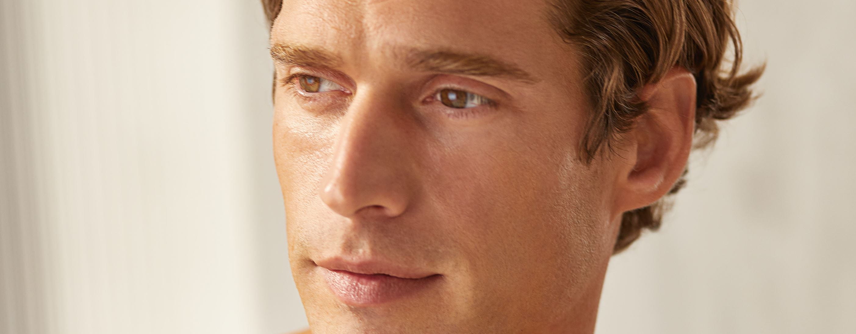 homem com lábios cuidados