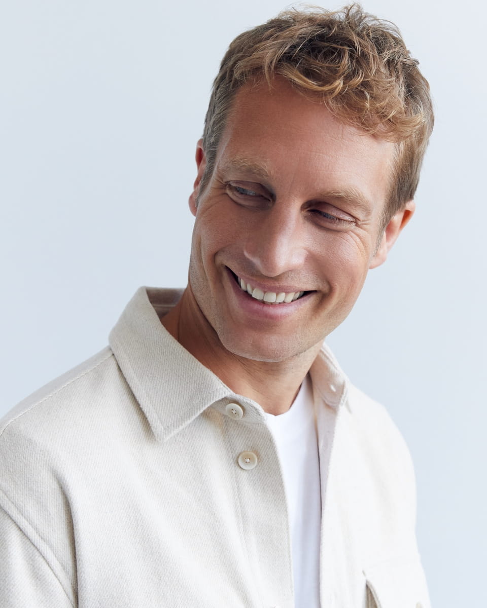 homem com cabelo forte