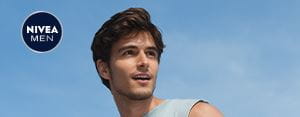 homem com gel de cabelo