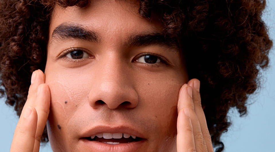 Foto capelli ricci uomo