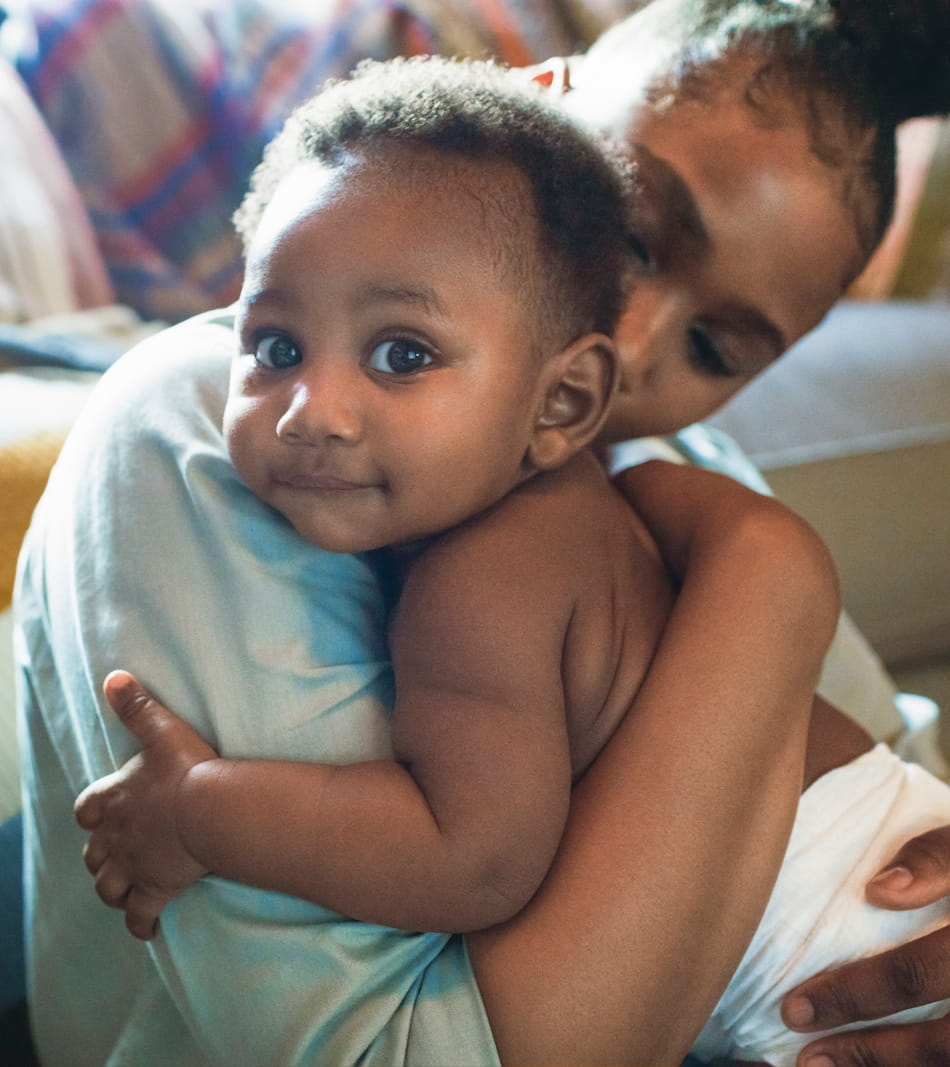 Eine Mutter mit ihrem Baby