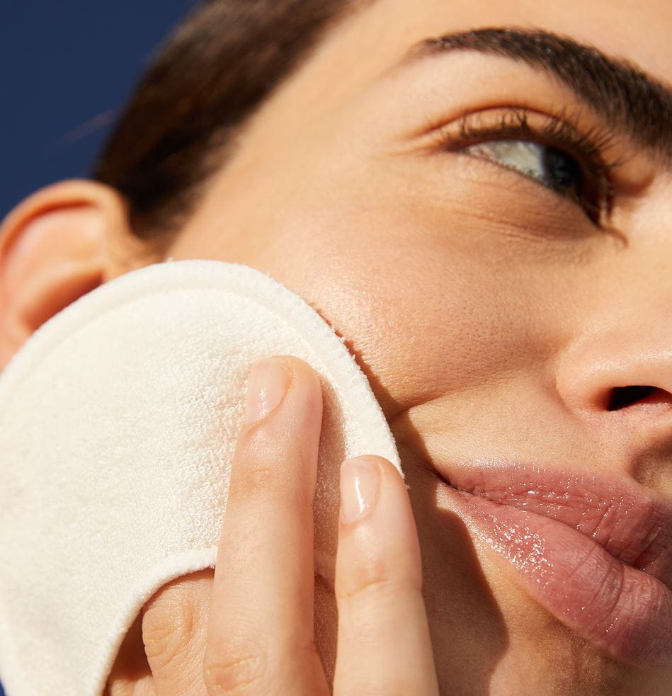 Frau mit einem sauberen Gesicht