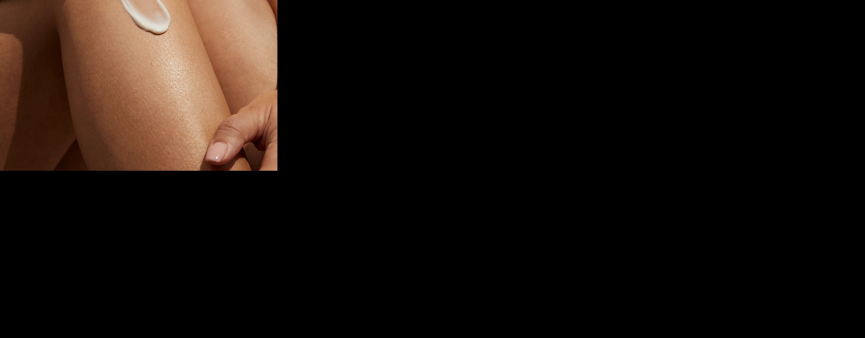 vrouw met een Nivea-gezichtscrème