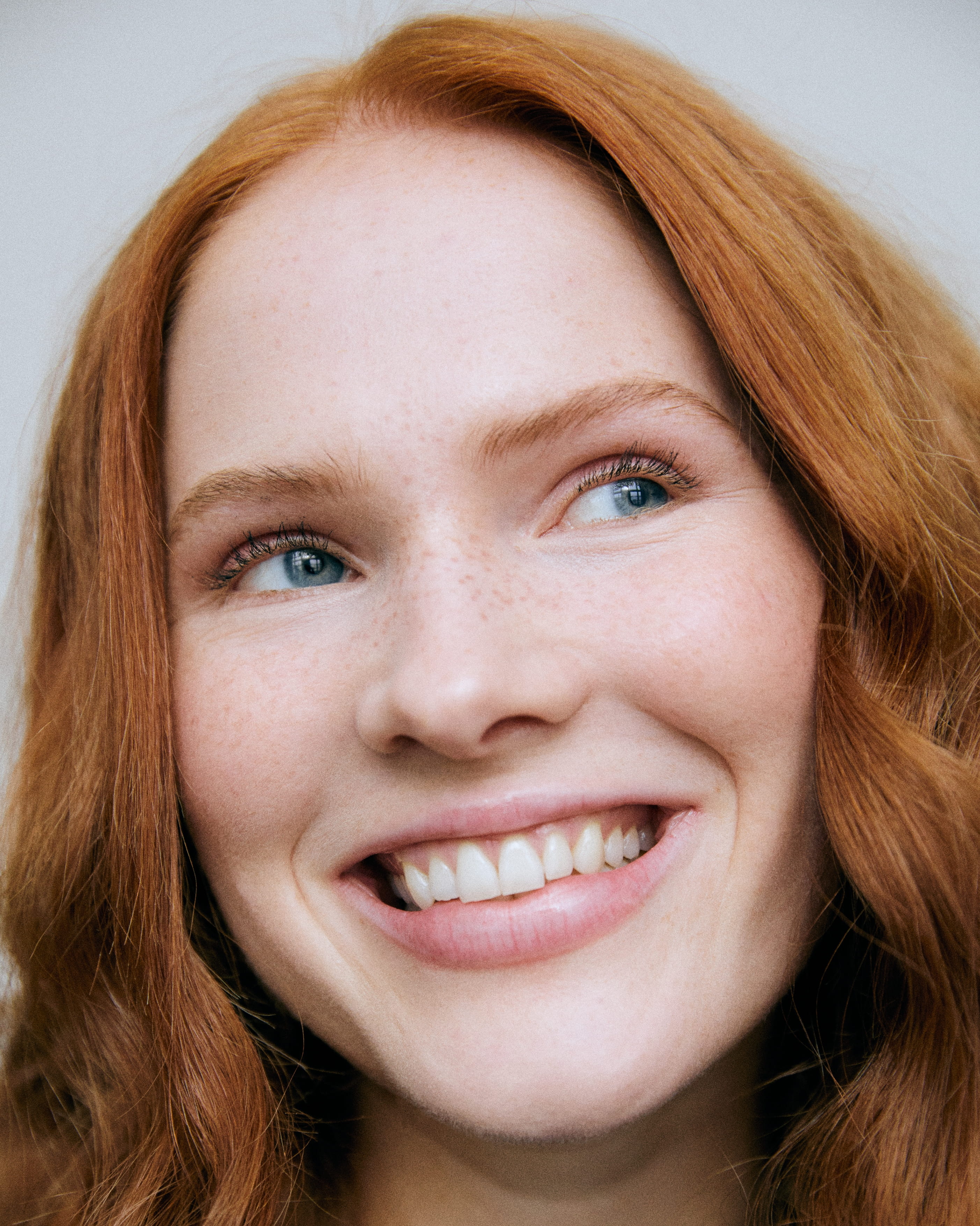 mulher com lábios hidratados