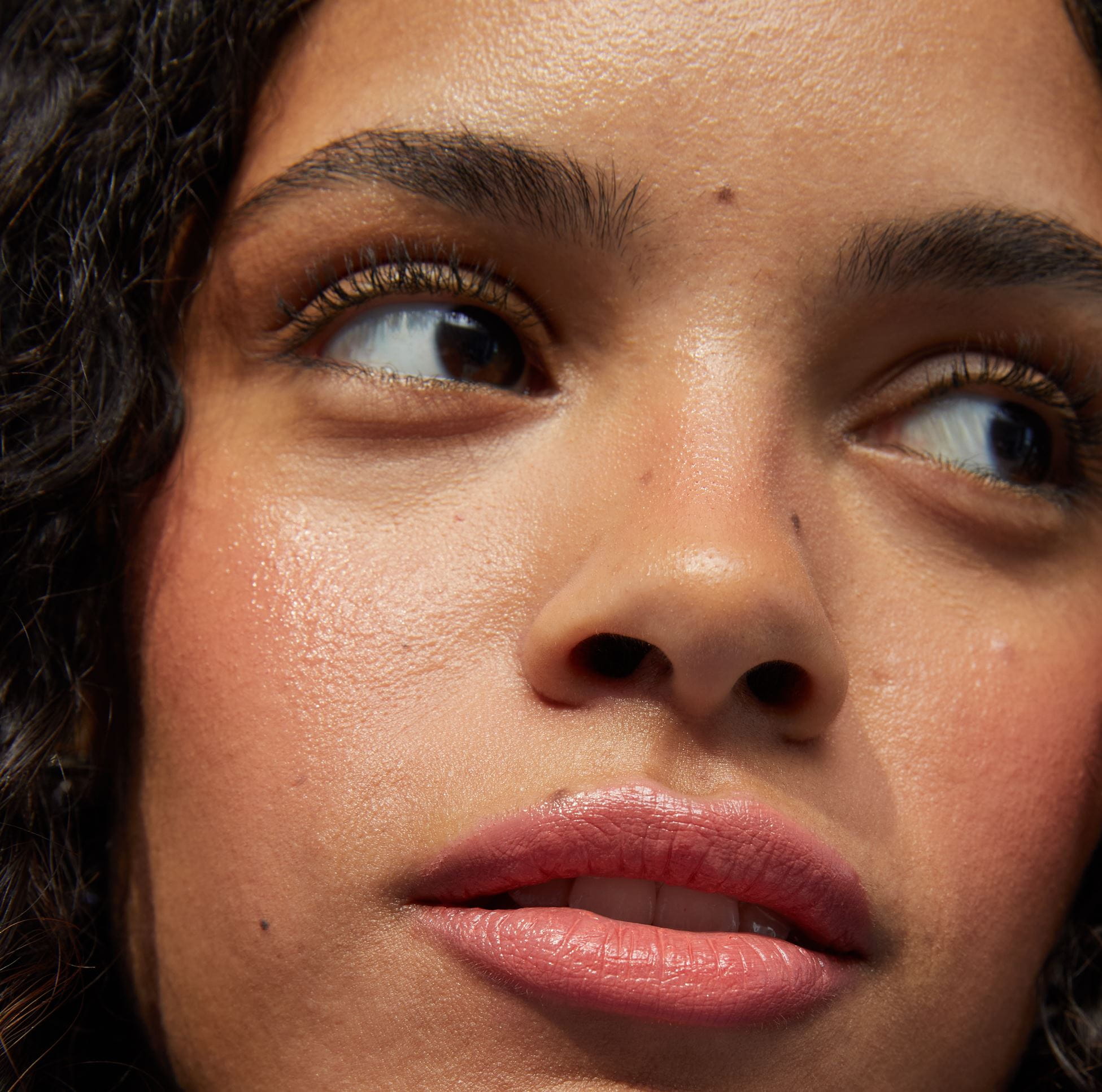 лицето на жената