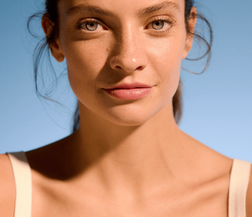 blond kobieta uśmiechnięta