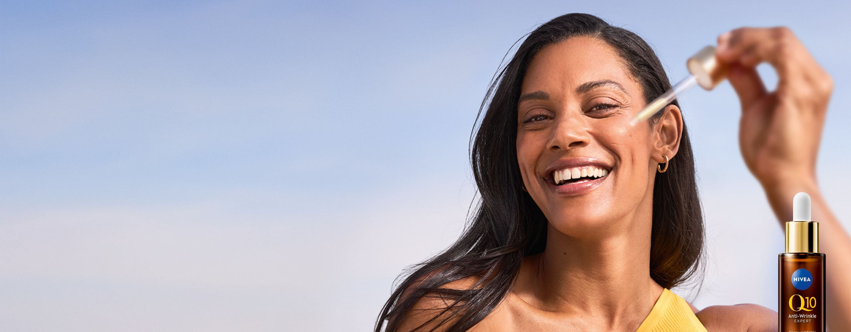 jonge vrouw die lacht