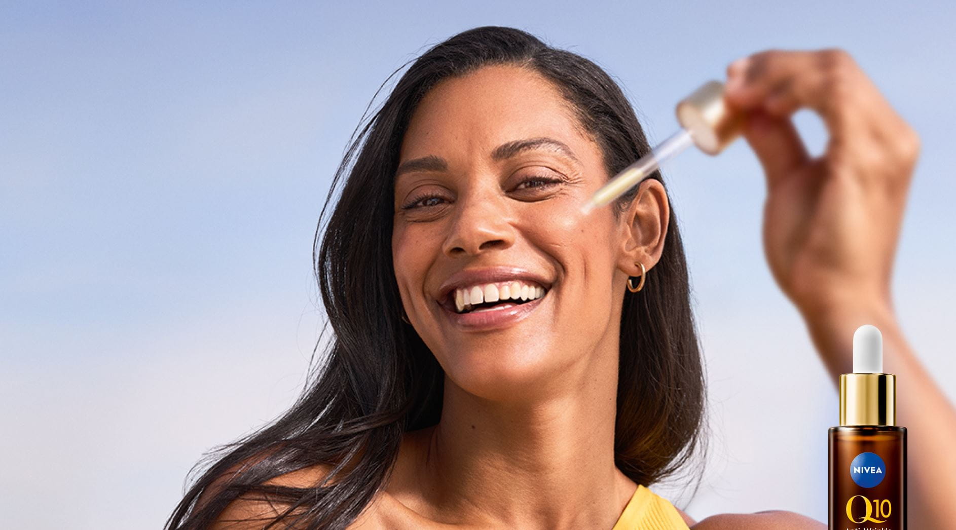 jonge vrouw die lacht