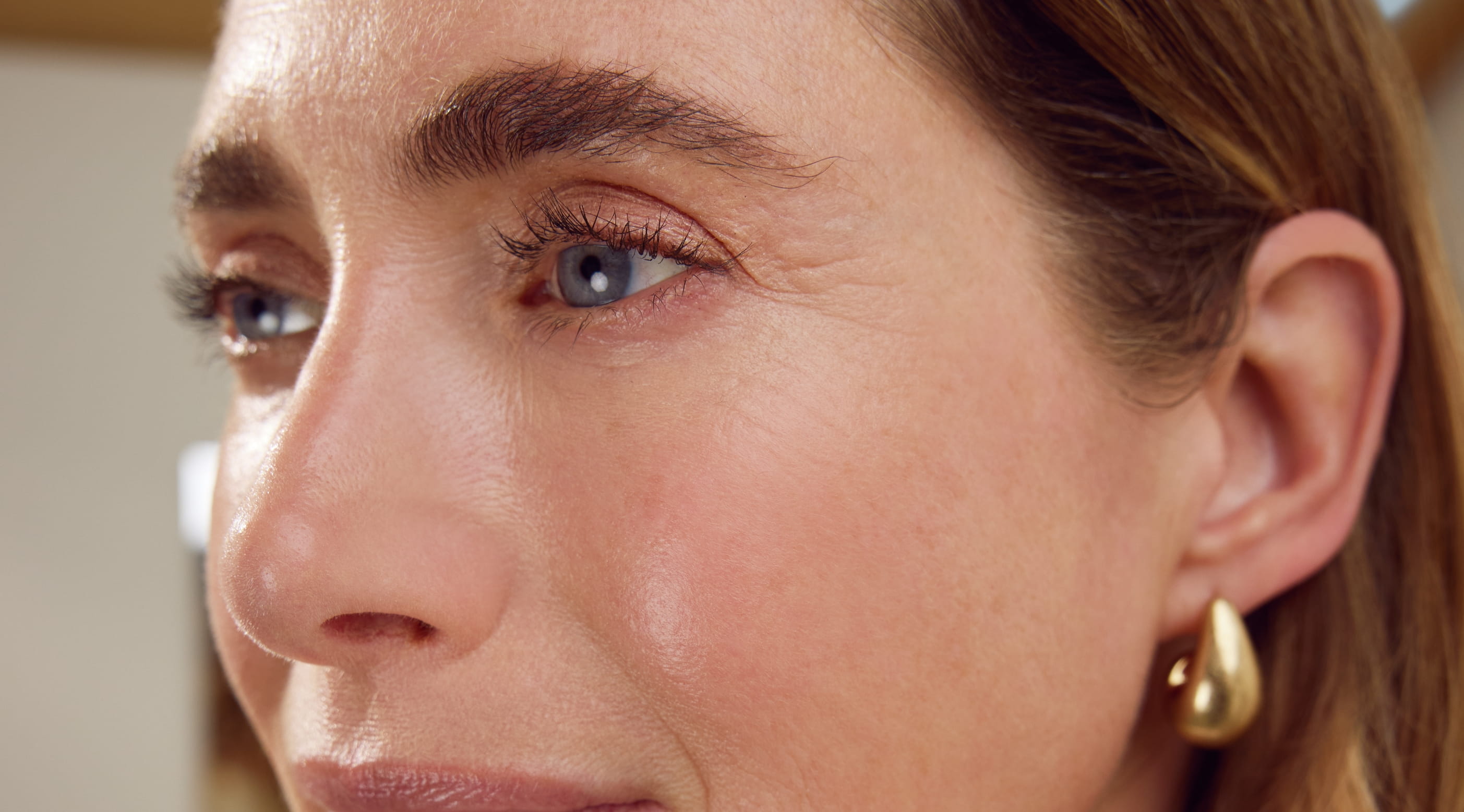 Come cancellare o nascondere le rughe di espressione