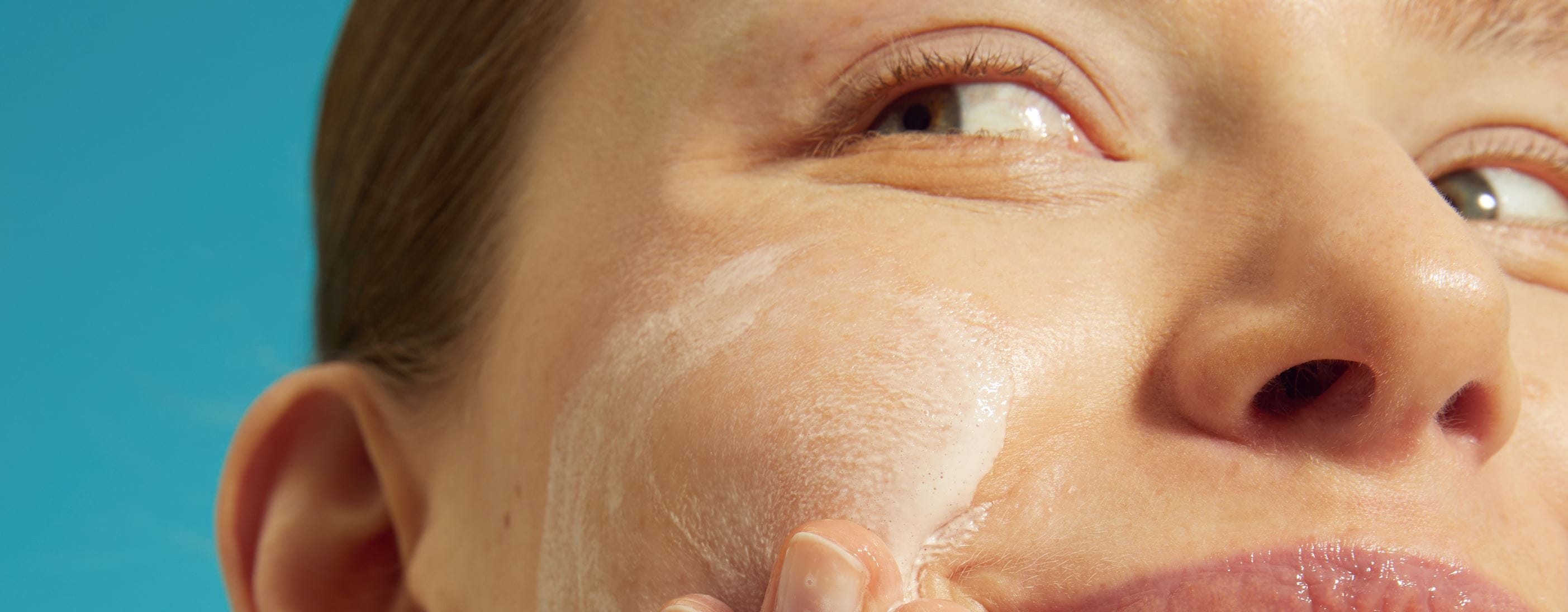 The benefits of cleansing milk in your skincare routine