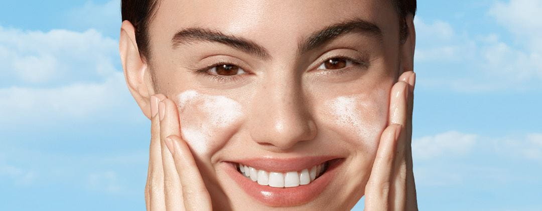 How to Use Face Wash Properly in 7 simple steps