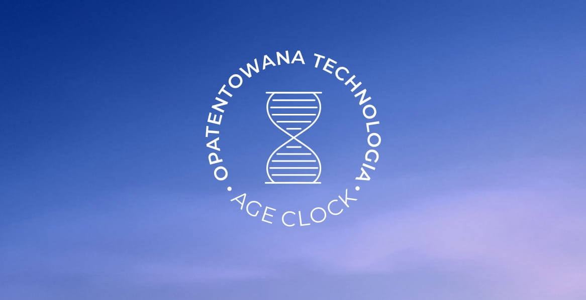 Ikona podwójnej helisy DNA, otoczona napisem: "OPATENTOWANA TECHNOLOGIA AGE CLOCK"