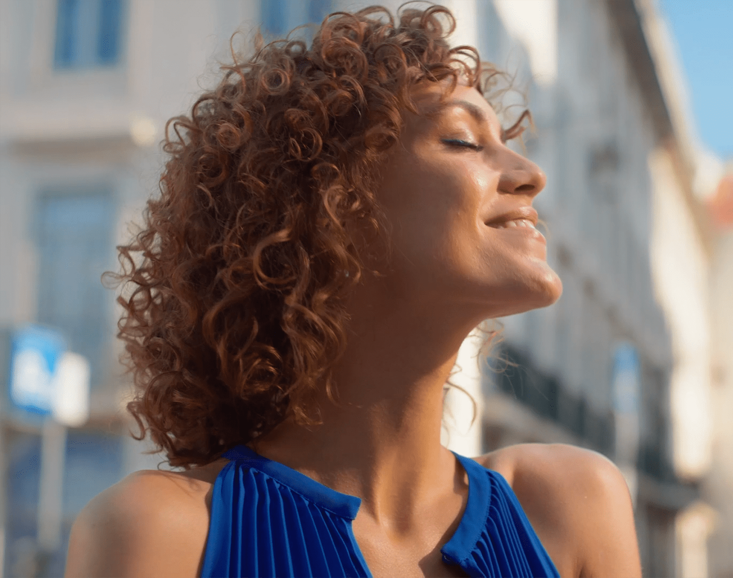 Women with curly hairs