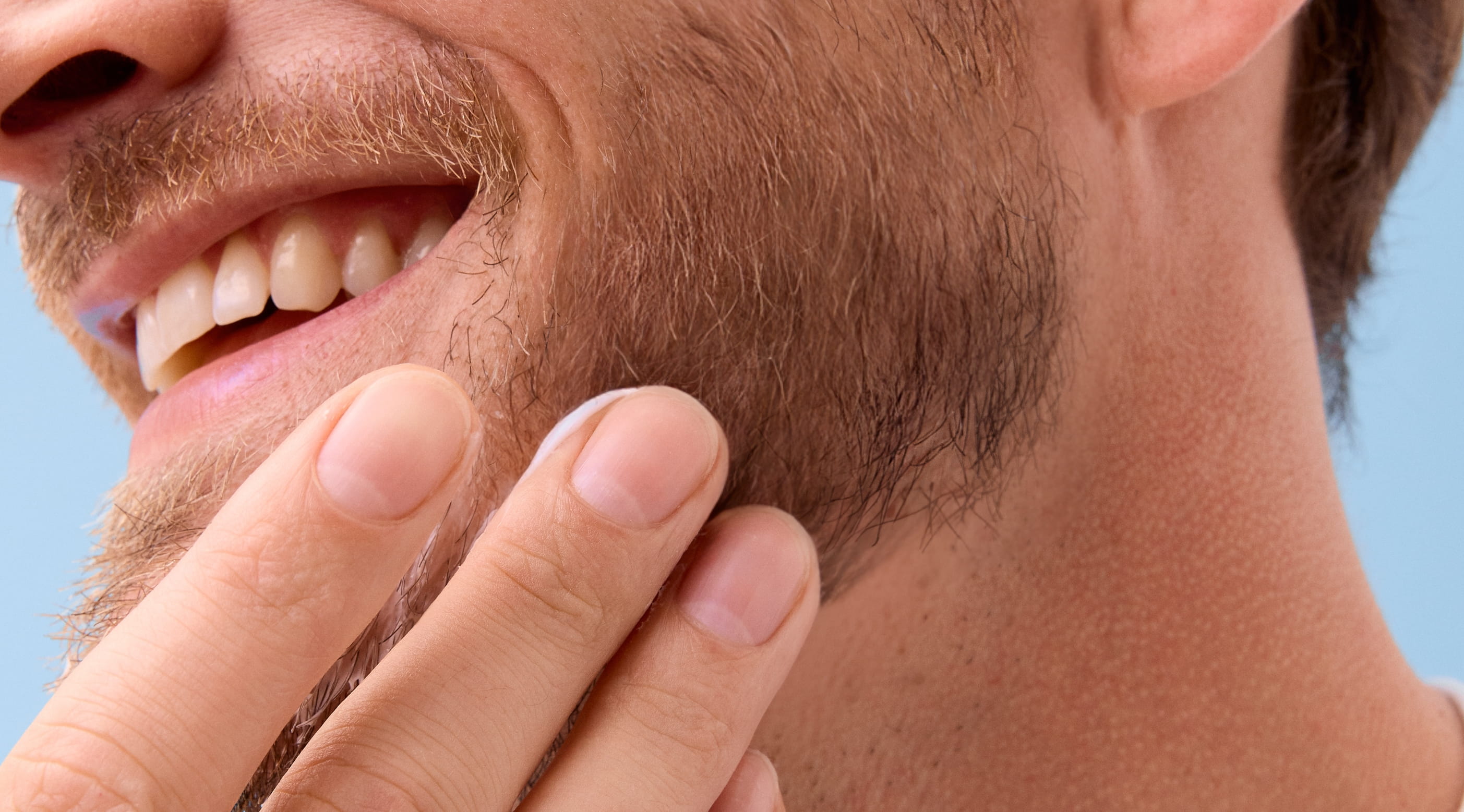 En person med skägg