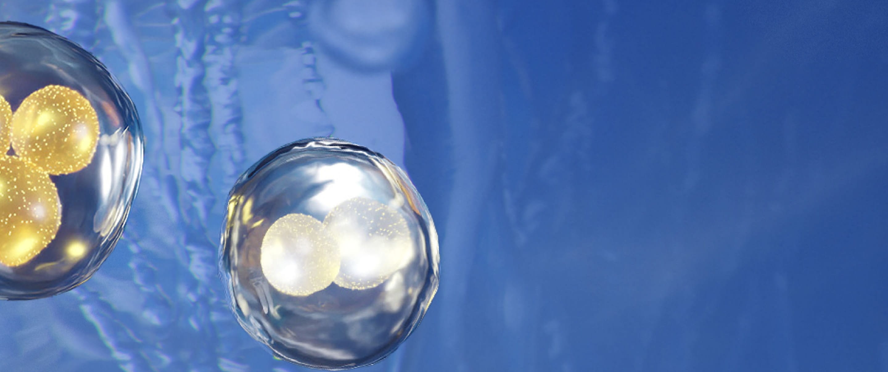 Žute i srebrnkaste molekule sastojaka, Q10 i aminokiselina za stimulaciju proizvodnje kolagena.