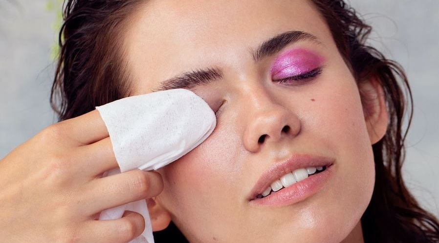 BLOG 4 DICAS DE COMO TIRAR MAQUIAGEM DO ROSTO  1