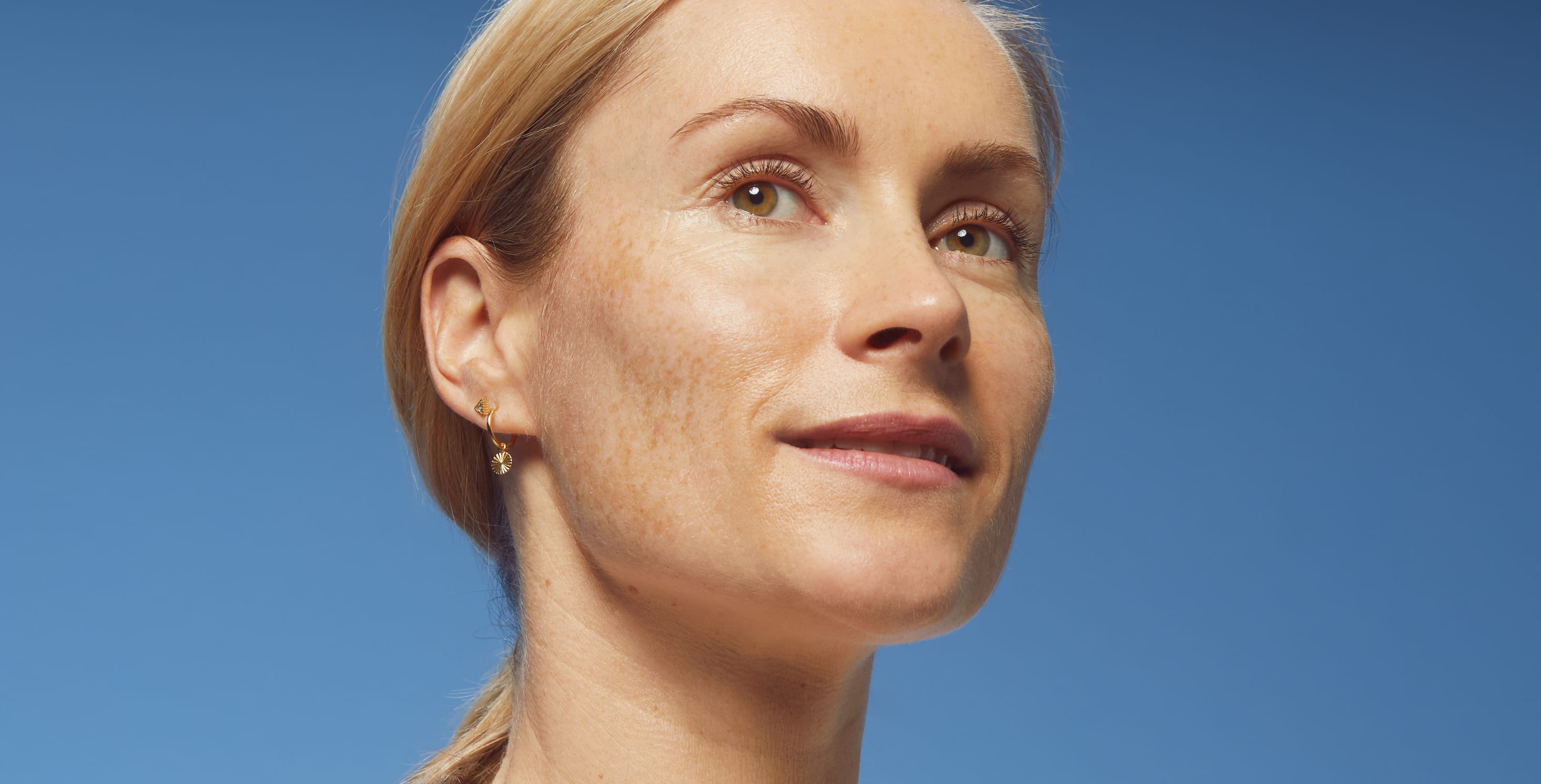 femeie care face plajă