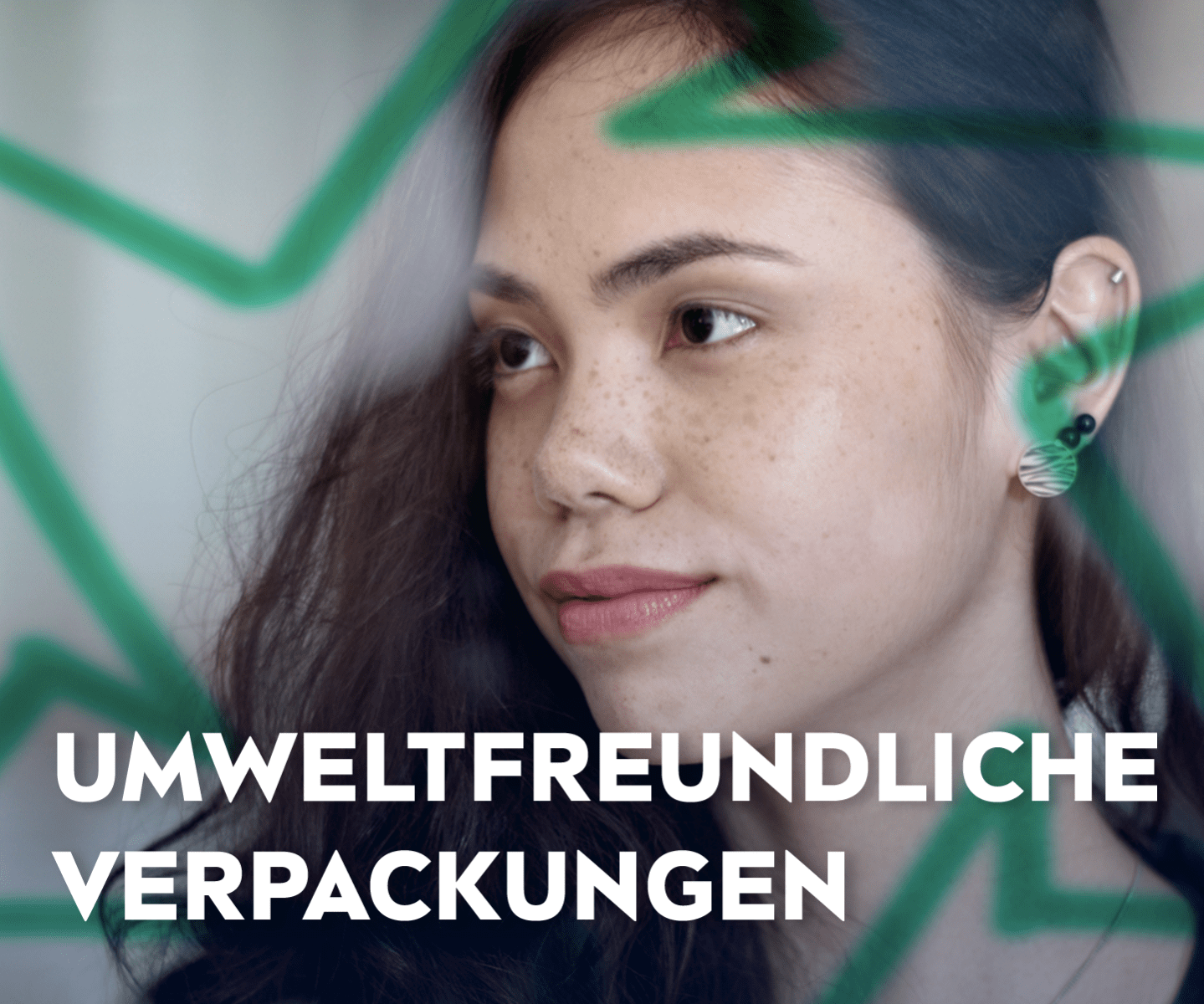 Frau konzipiert umweltfreundliche Verpackung