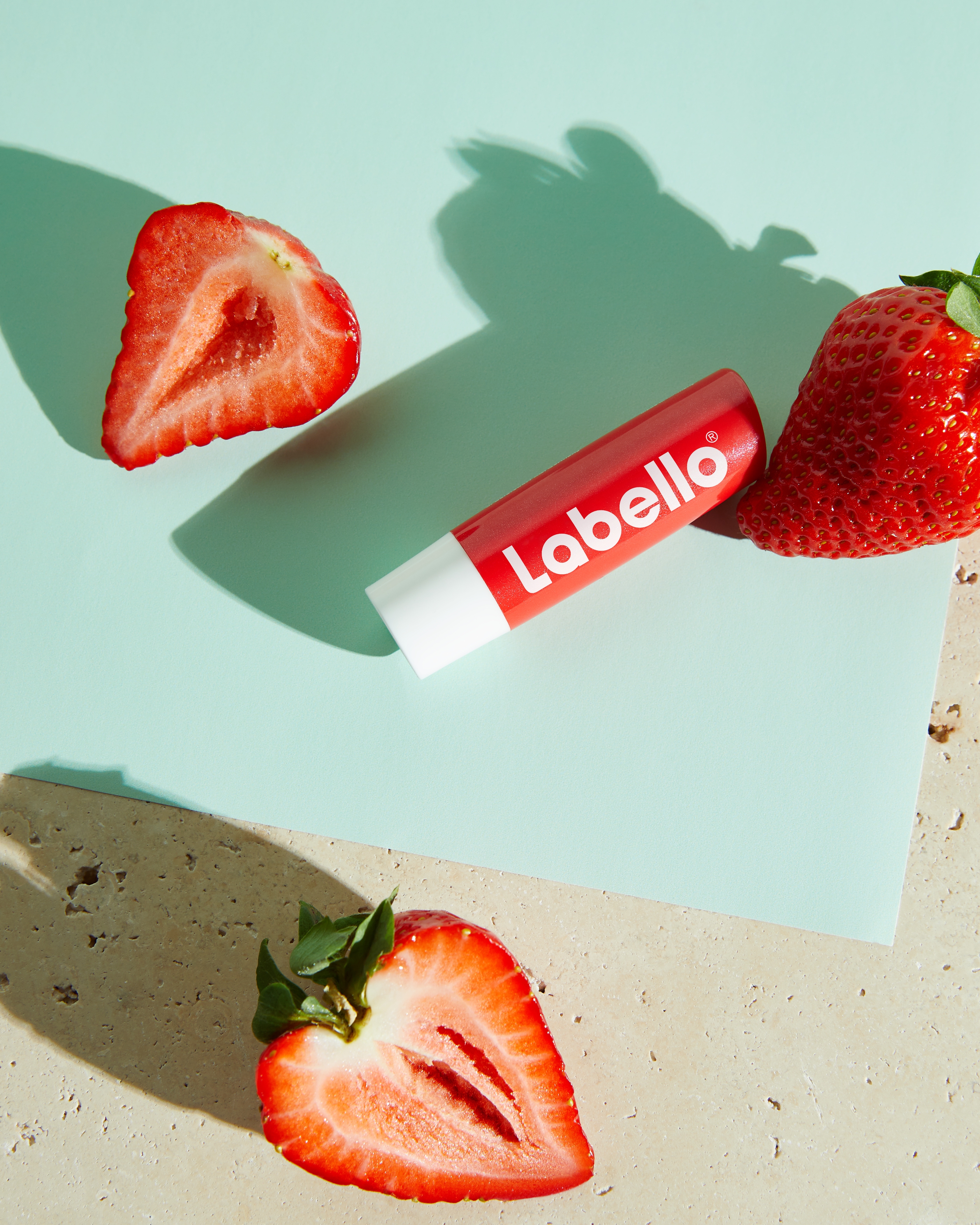 Labello Strawberry Shine