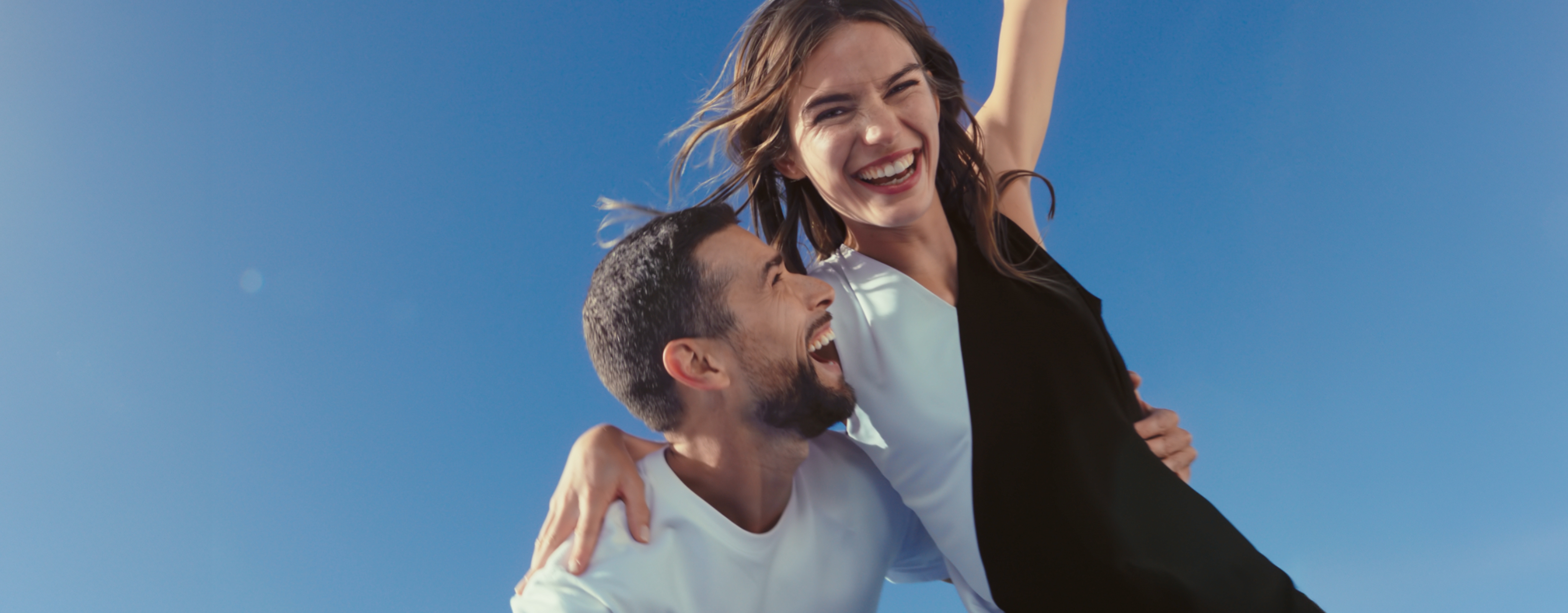 Antiperspiranty Black and White