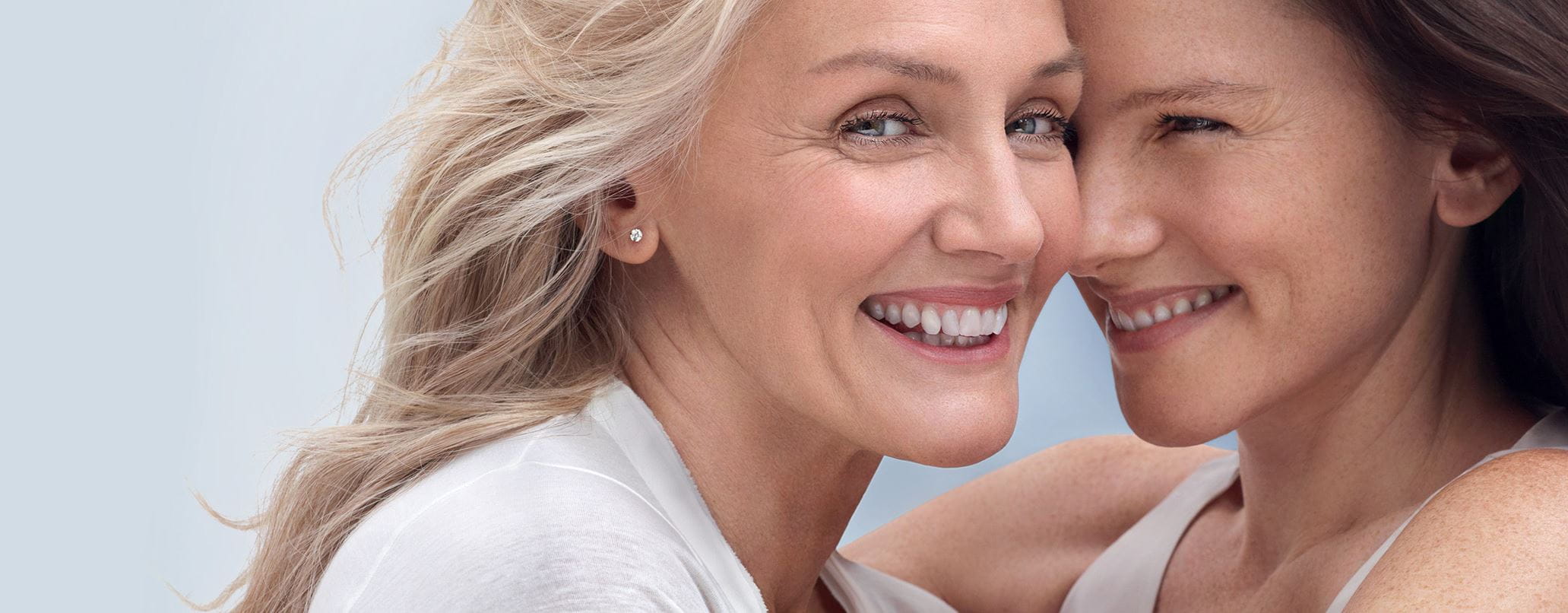 mulher com rosto sem rugas