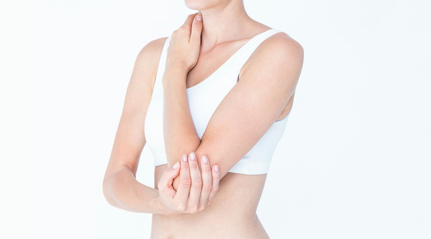 woman learning how to moisturise