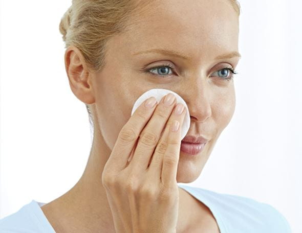 Ντεμακιγιάζ Μικρογραφία