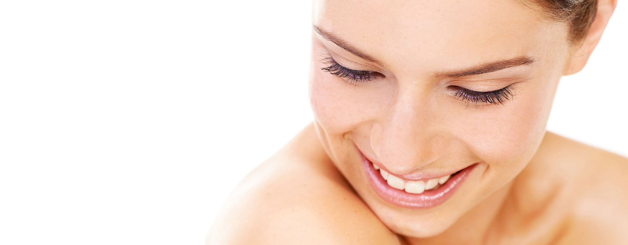 woman knowing how to use body lotion