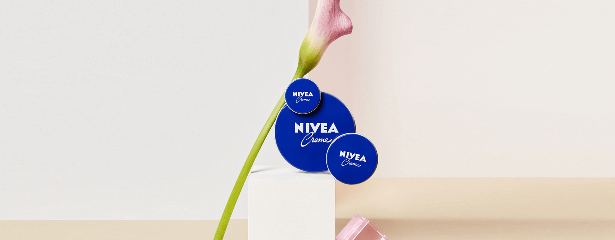 banner la crema Nivea lata azul