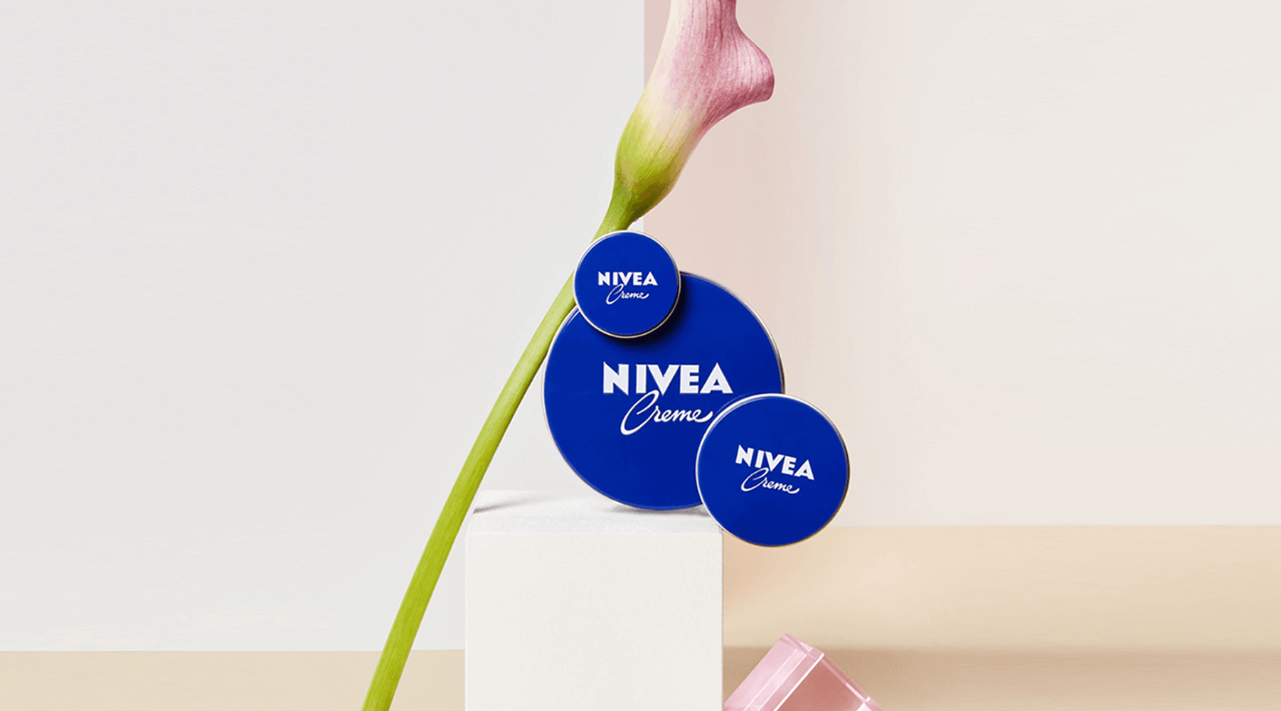 banner la crema Nivea lata azul