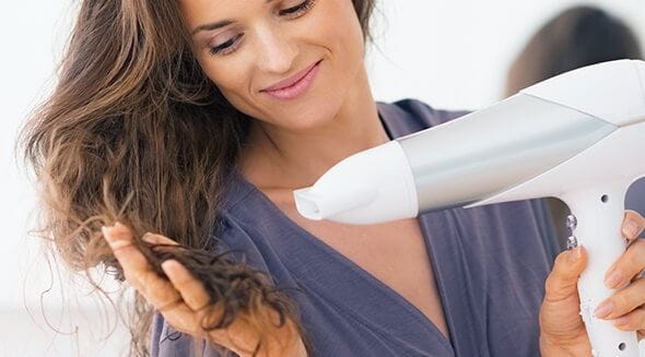 Haare richtig föhnen