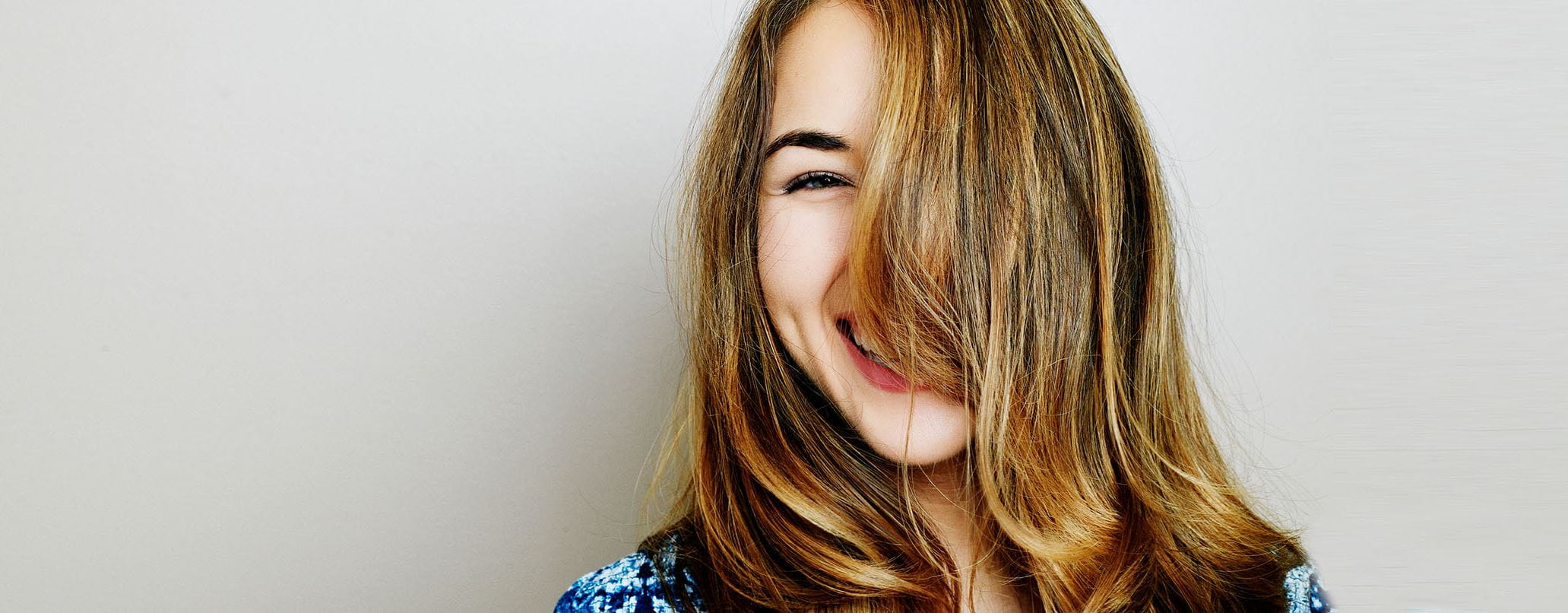 Zurück zur Naturhaarfarbe - die besten Tipps Header