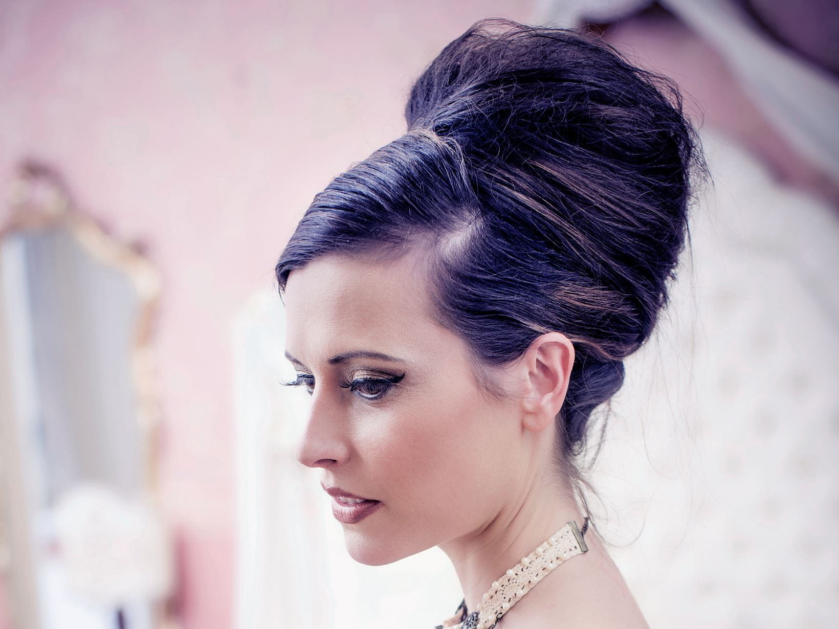 Schulterlange Haare Retro Dutt