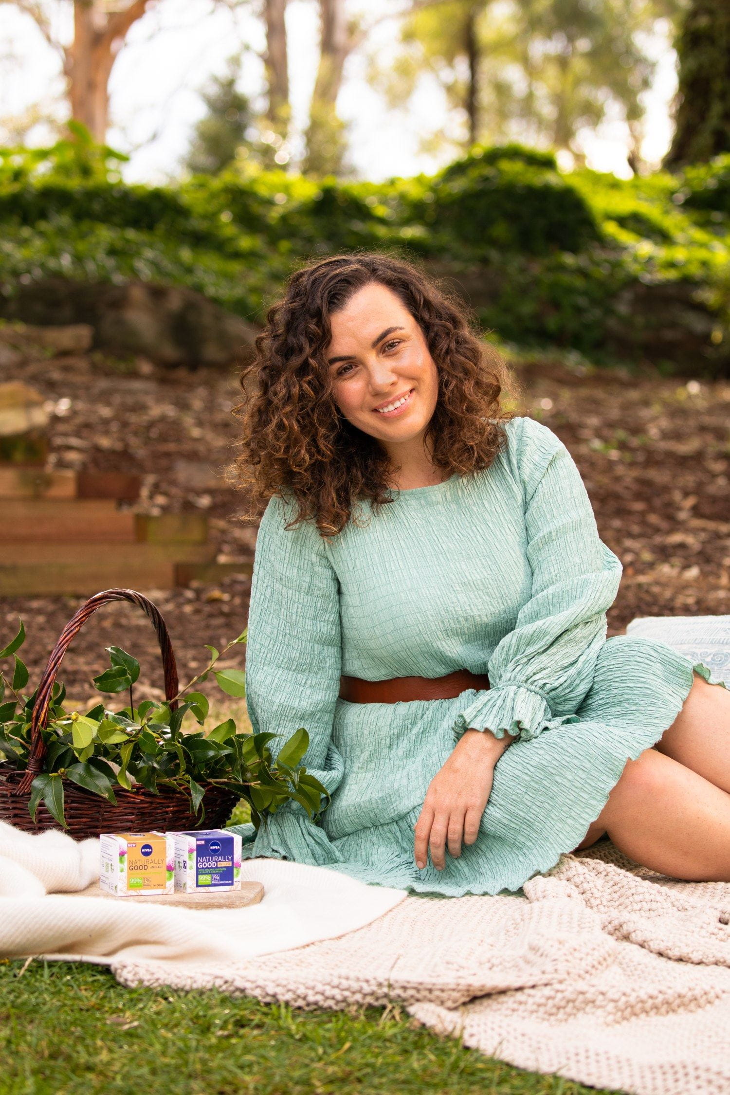 CHLOE PICNIC