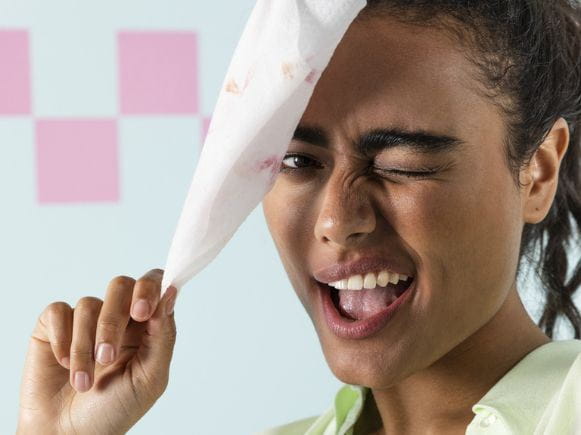 WHEN TO USE FACE WIPES?