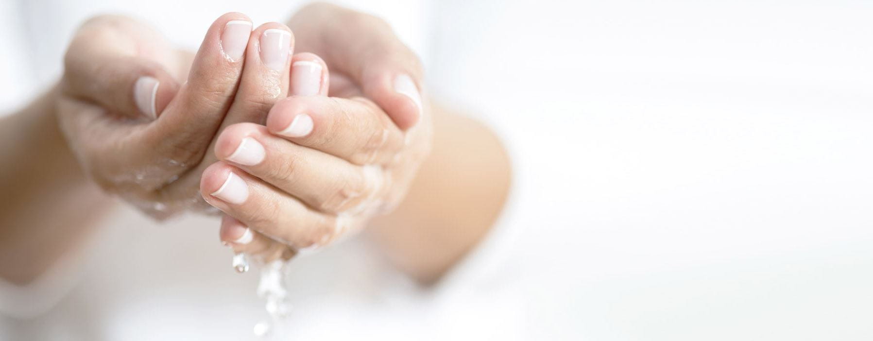 Des mains qui se lavent à l