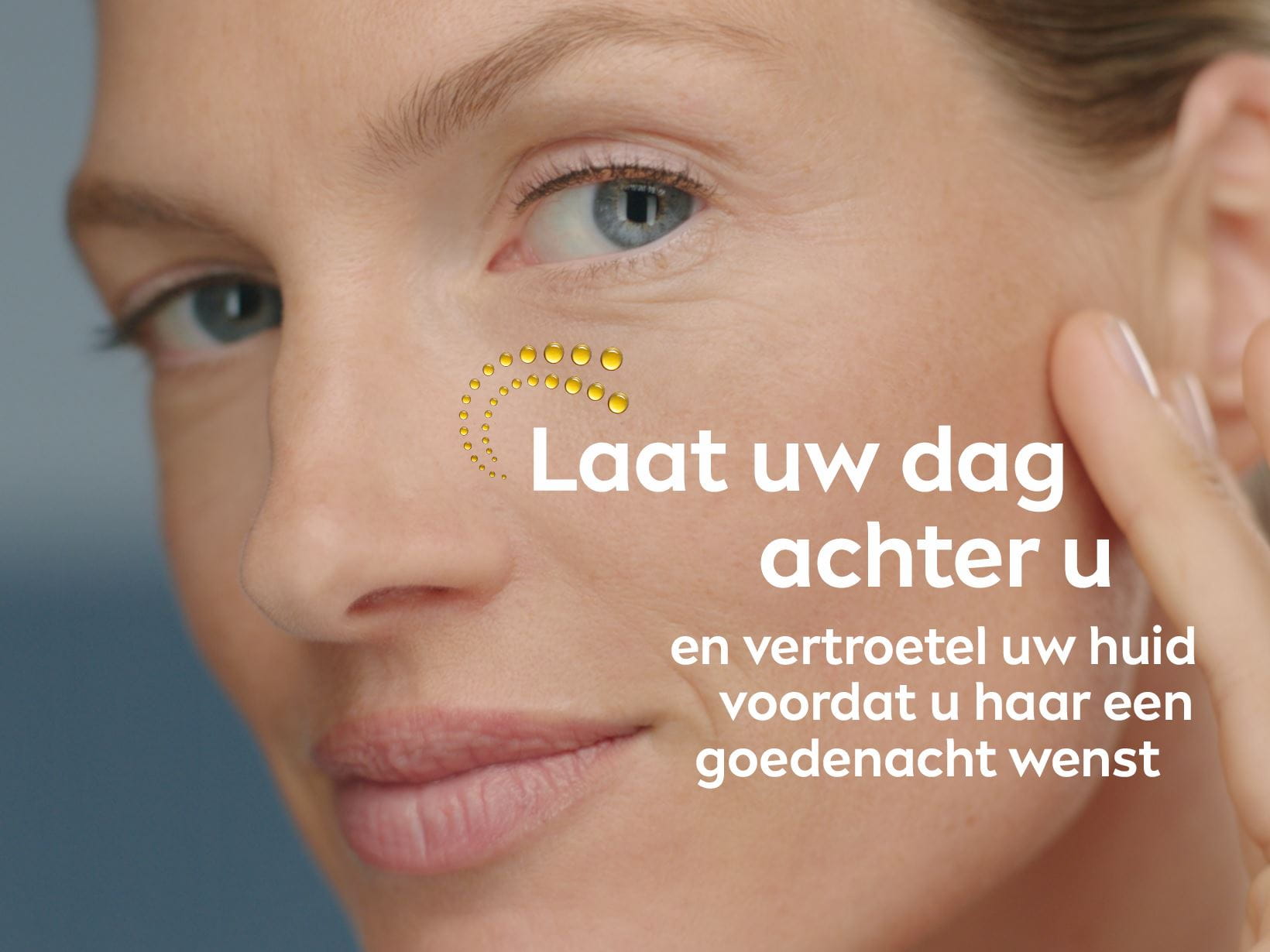 Laat uw dag achter u en vertroetel uw huid voordat u haar een goedenacht wenst