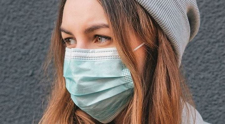 пъпки от предпазната маска, пъпки след носене на маска на лицето