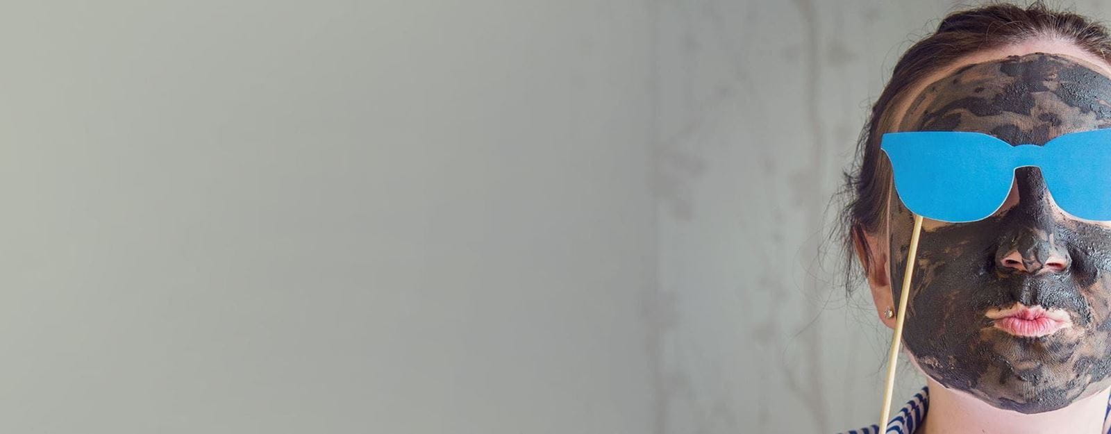 Маска з алице с активен въглен, употреба на активен въглен, грижа за кожата с активен въглен